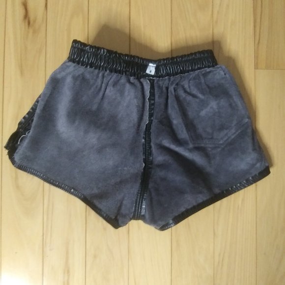 Black leather shorts small elastic waist small - Picture 6 of 11